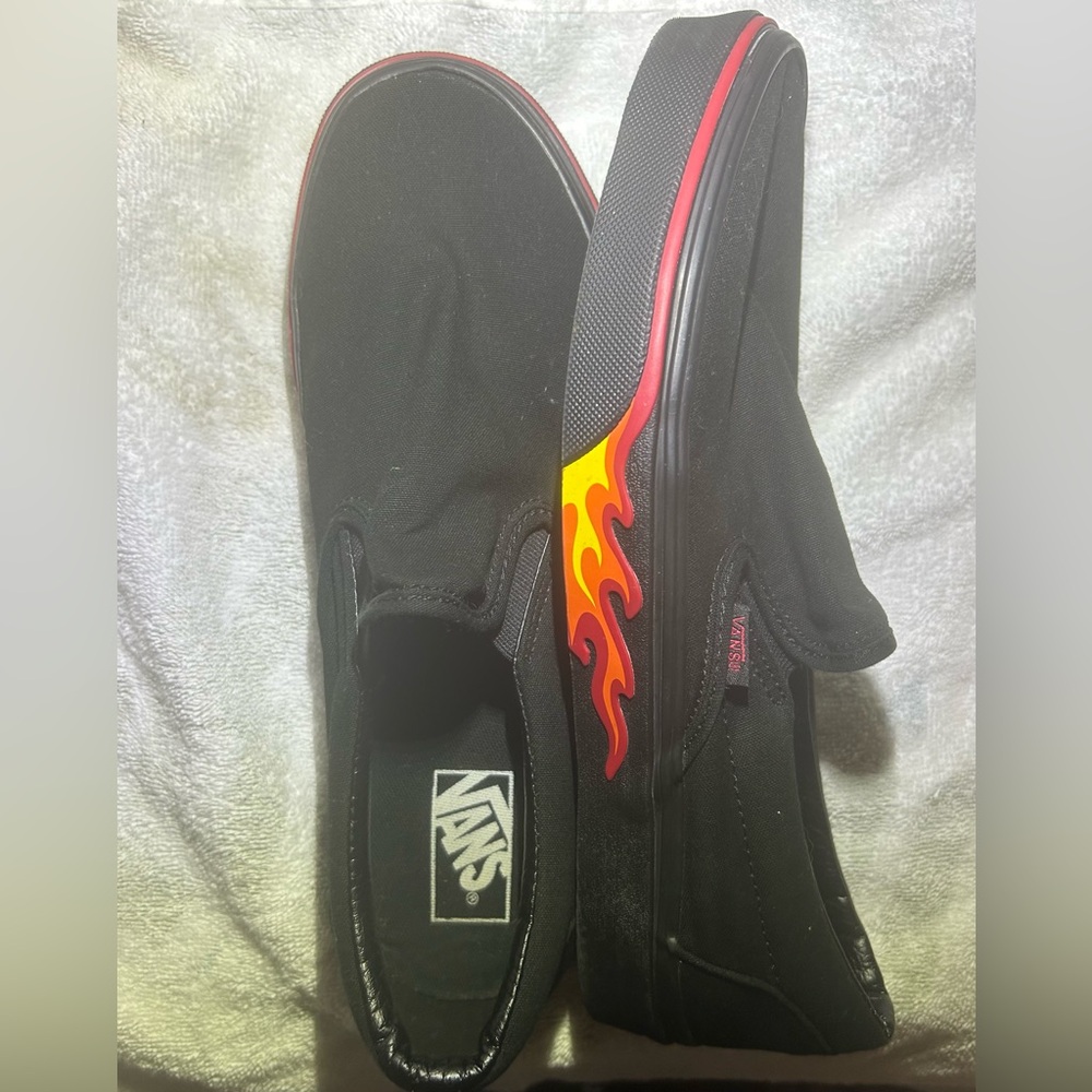 Flame Wall Black Vans
